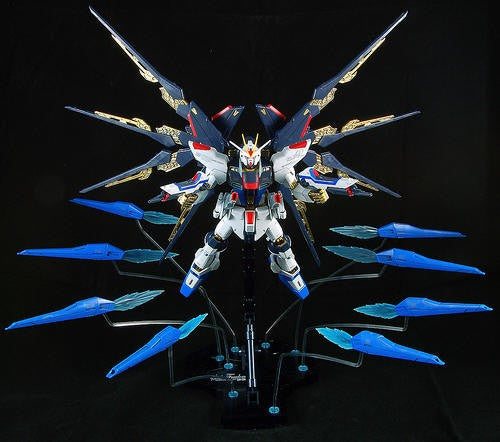 MG 1/100 Strike Freedom Gundam Full Burst Mode