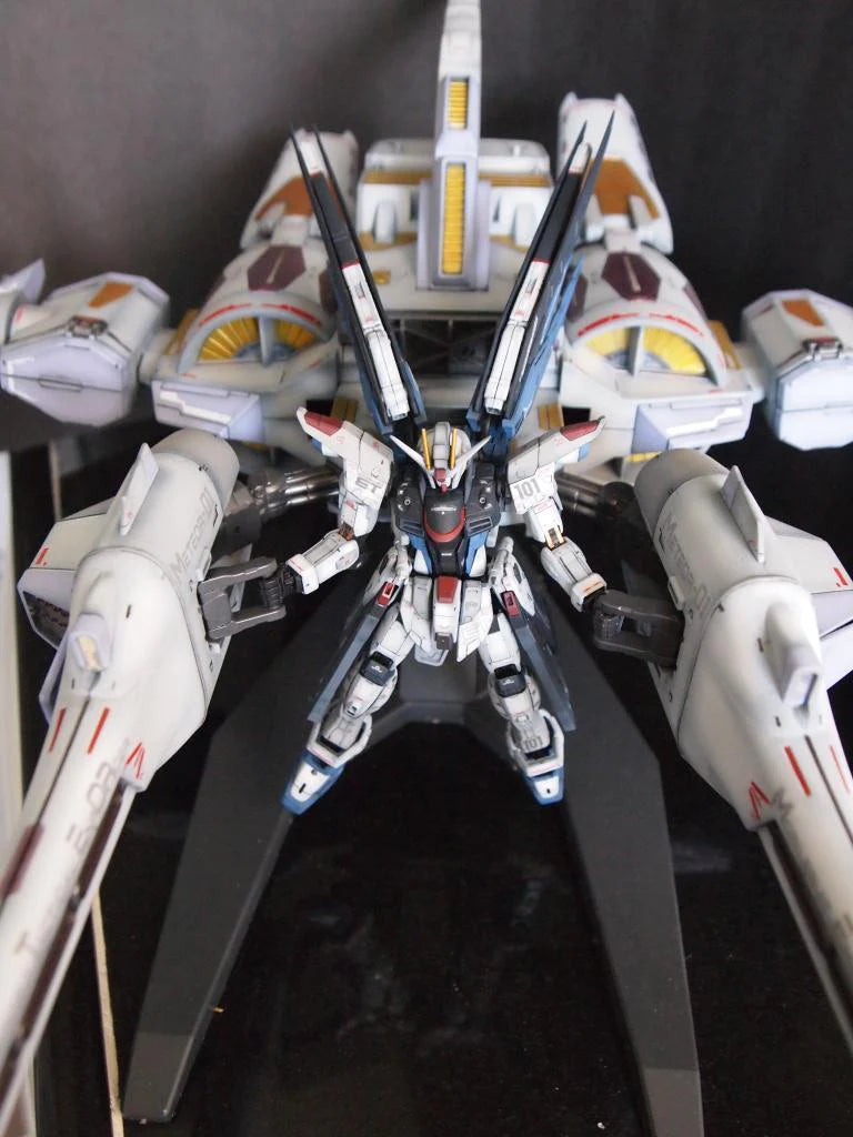 1/144 HG Meteor Unit + Freedom Gundam