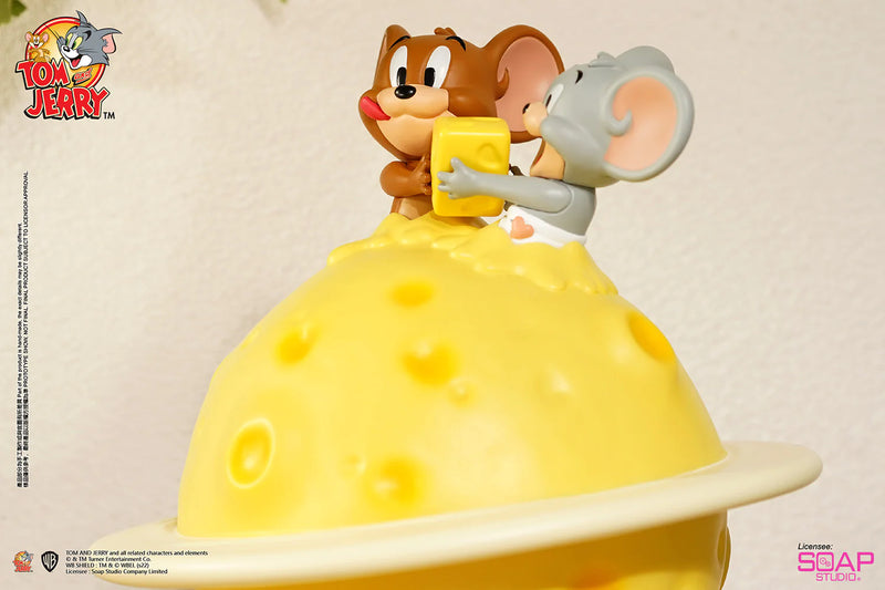 Soap Studio Tom and Jerry - Jerry and Tuffy Cheese Planet USB Night Light
