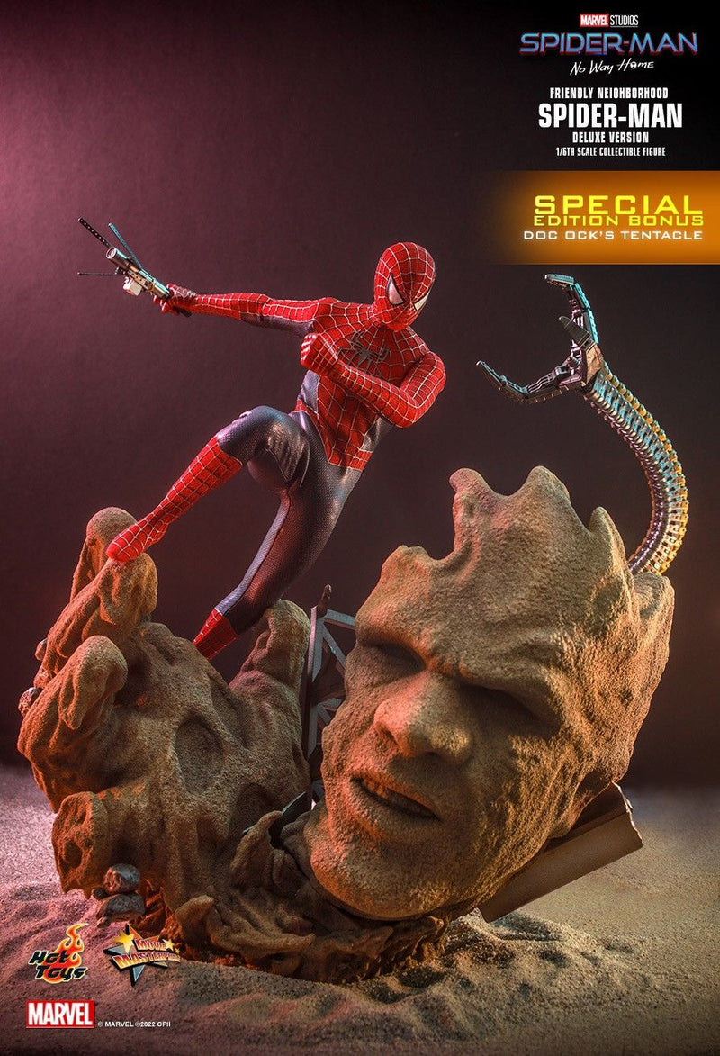 Hot Toys MMS662 Spider-Man: No Way Home - 1/6th scale Friendly Neighbourhood Spider-Man Collectible Figure (Deluxe Edition)