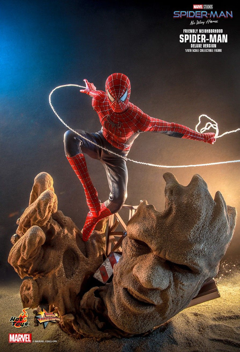 Hot Toys MMS662 Spider-Man: No Way Home - 1/6th scale Friendly Neighbourhood Spider-Man Collectible Figure (Deluxe Edition)